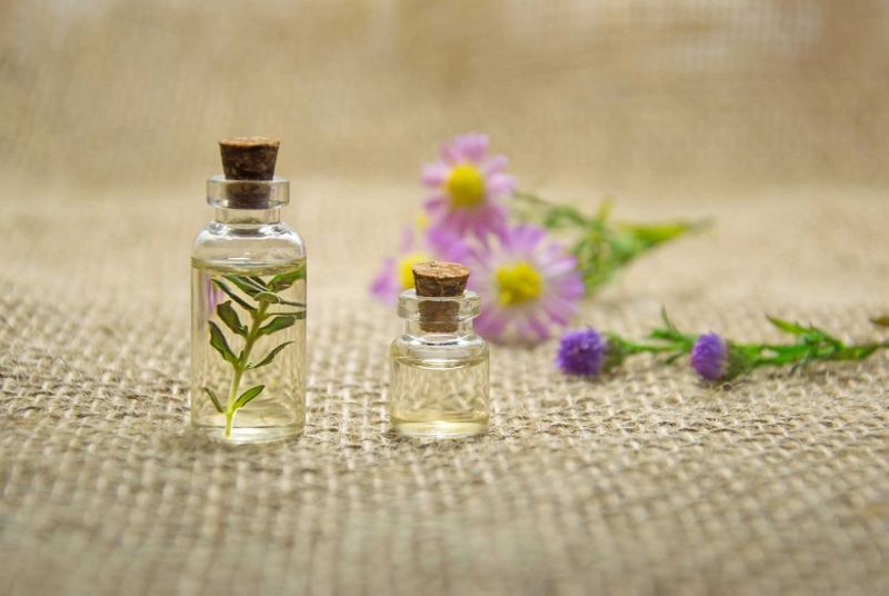 mẹo hướng dẫn làm sạch lọ tinh dầu thủy tinh