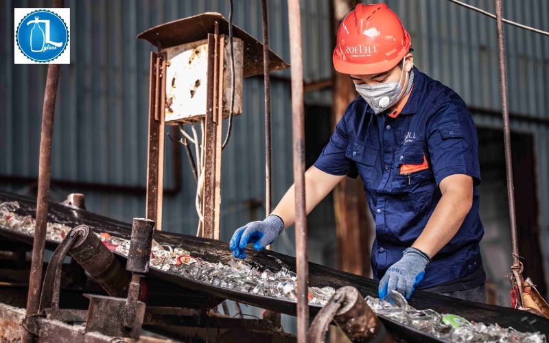 Khám phá quy trình sản xuất chai thủy tinh khép kín, chuyên nghiệp quy trình sản xuất chai thủy tinh khép kín